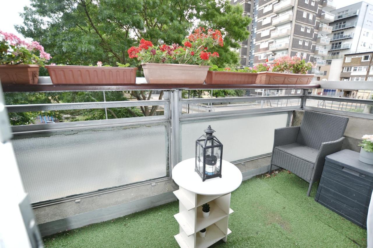 Garden Tower Flat Lägenhet London Exteriör bild
